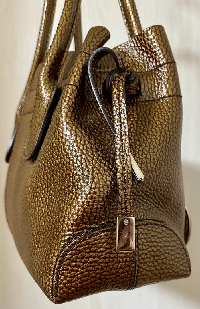 hkaroukrai様　トッズ　ハンドバッグ