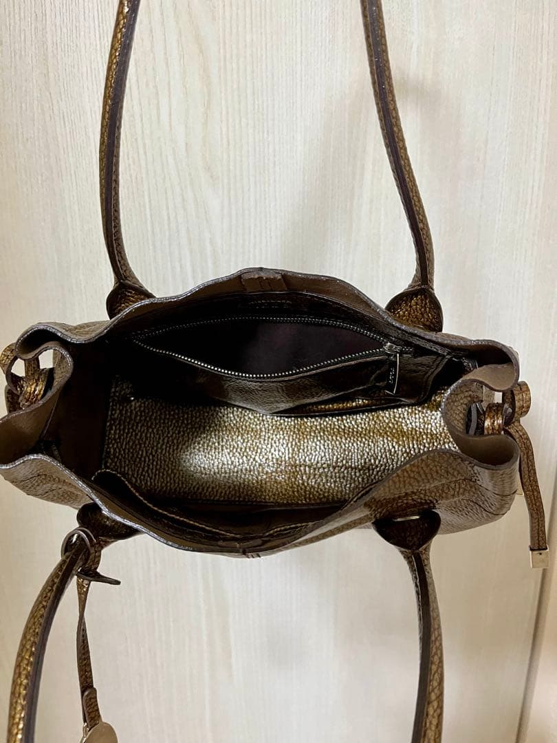 hkaroukrai様　トッズ　ハンドバッグ