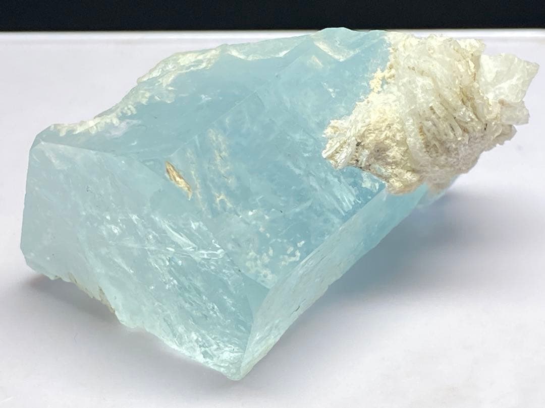 アクアマリン　81g