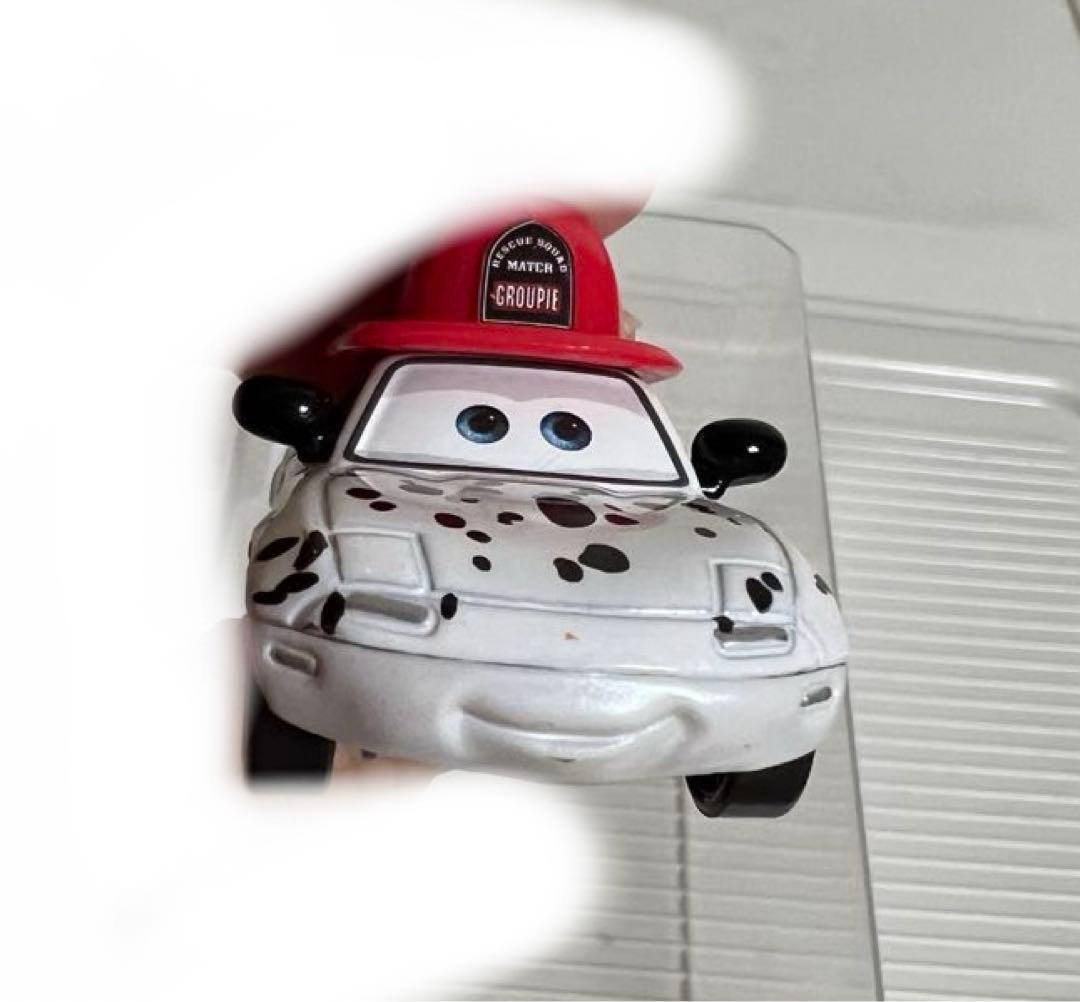 カーズ、マテル、ミニカー、赤い帽子