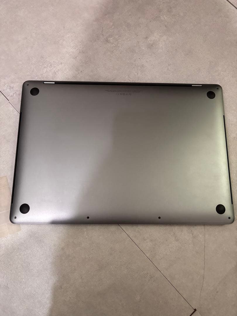 MacBook Pro 2018年/15.4インチ16GB /256GB SSD