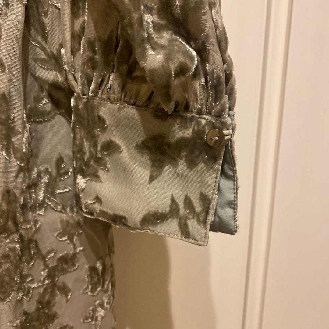 URBANRESEARCH ベロアジャガードVネックワンピース ライトカーキ