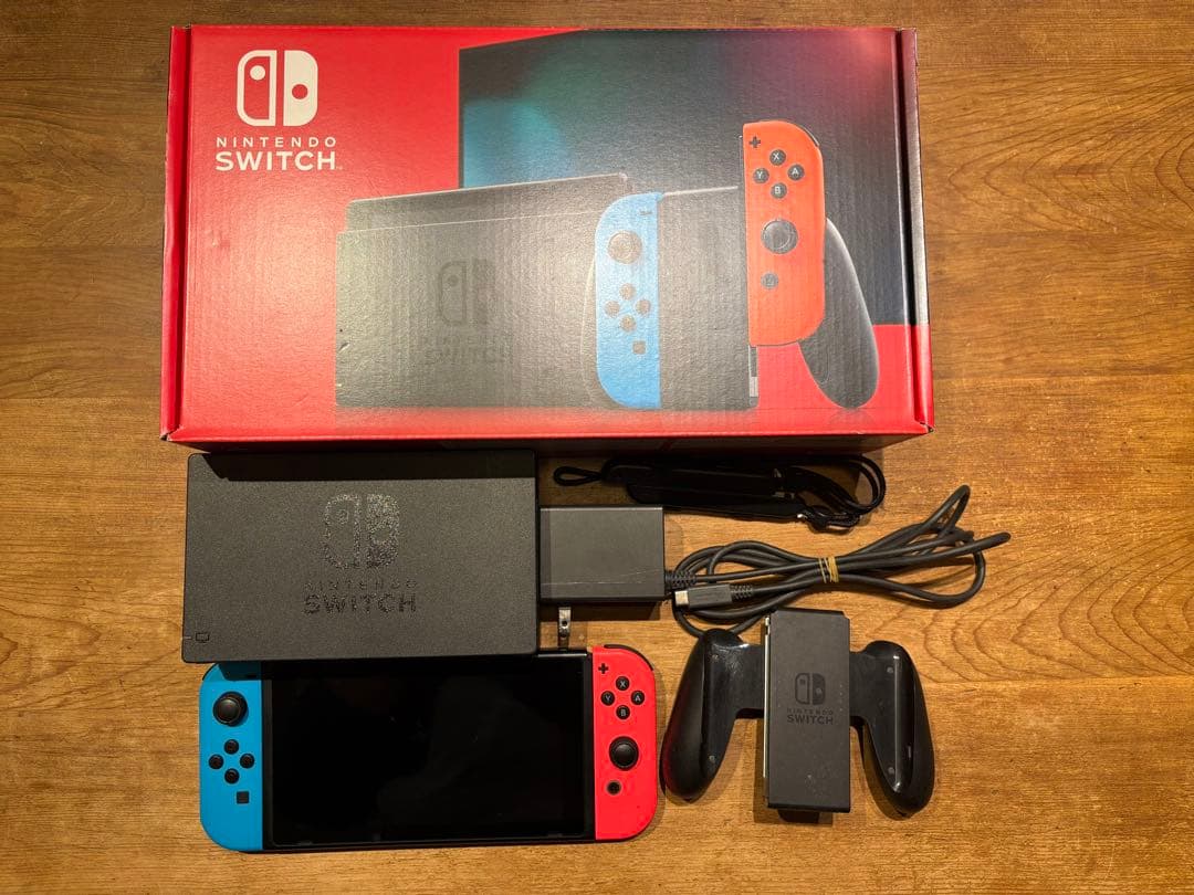 Nintendo Switch 本体 赤/青　※HDMIケーブルなし