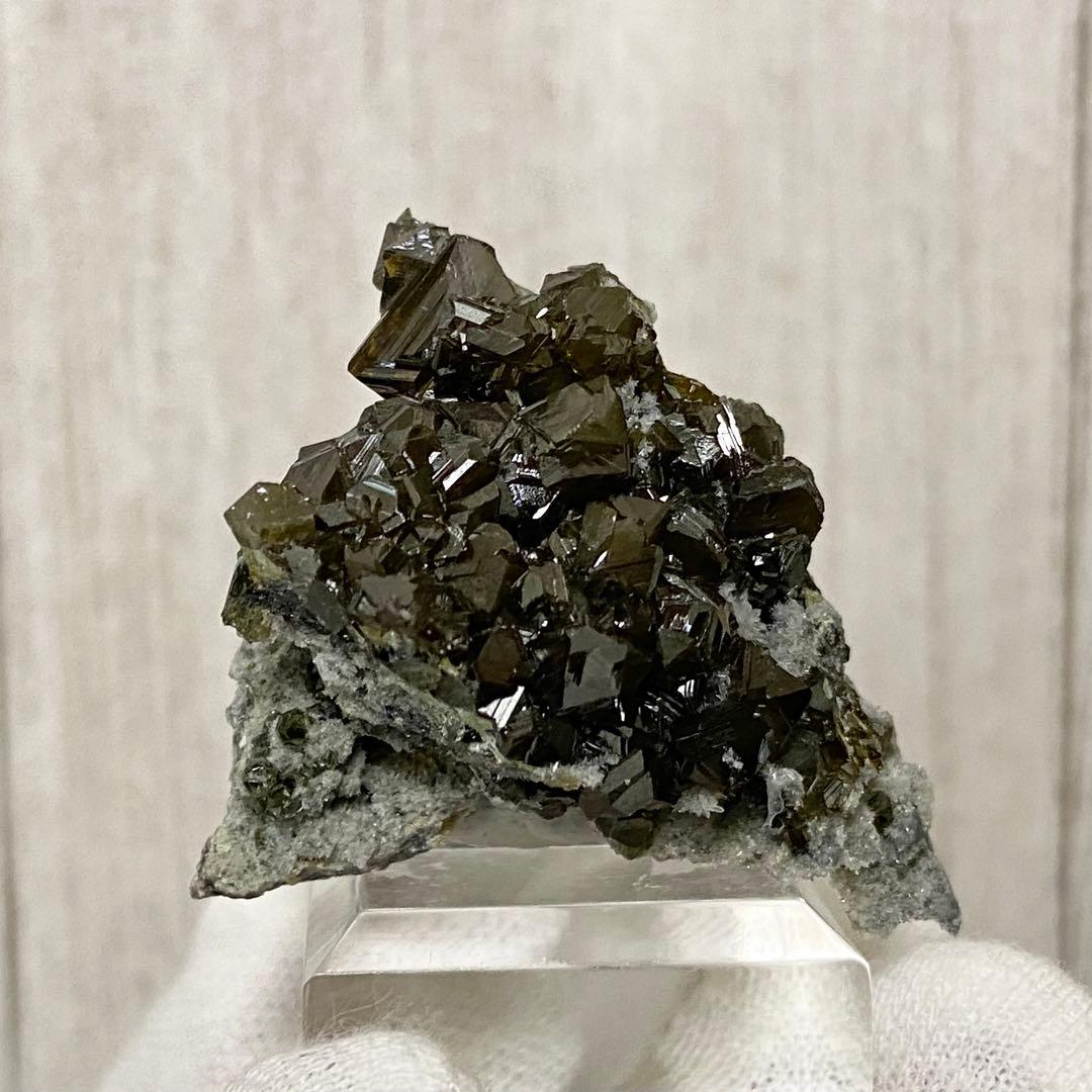 スファレライト　閃亜鉛鉱　オリーブカラー　鉱物標本　原石鉱石　天然石　ストーン