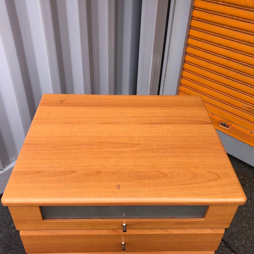 ナチュラルウッド 6段キャビネット ガラス窓付き