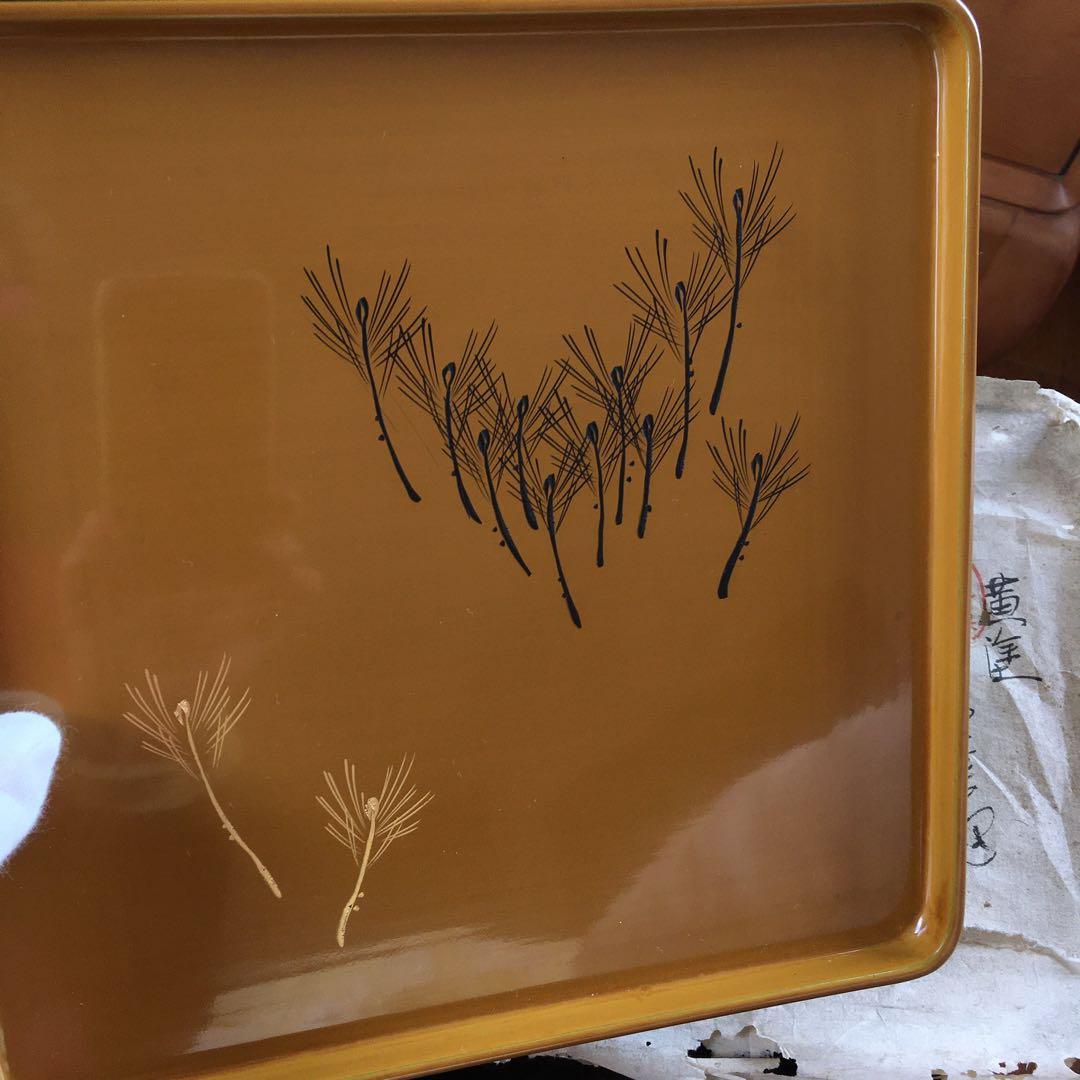 天然木製漆塗　輪島塗　黄漆塗沈金　角盆　芽松模様　本堅地漆器