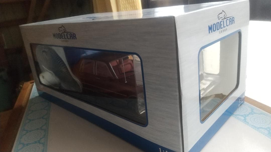 MCG 1/18 シボレー カプリス レッドメタリック ダークレッド