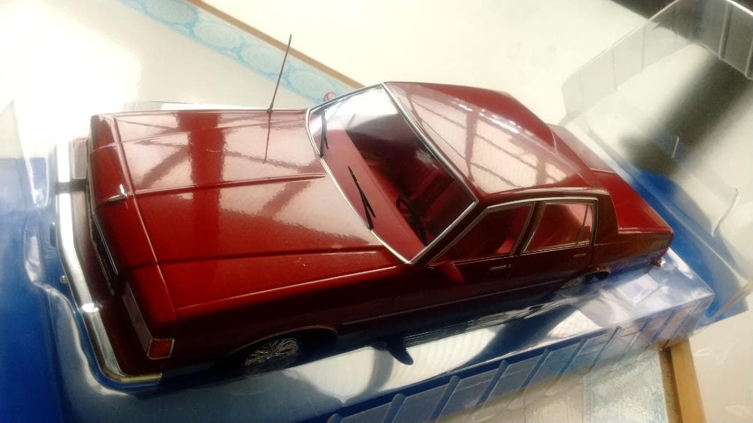 MCG 1/18 シボレー カプリス レッドメタリック ダークレッド