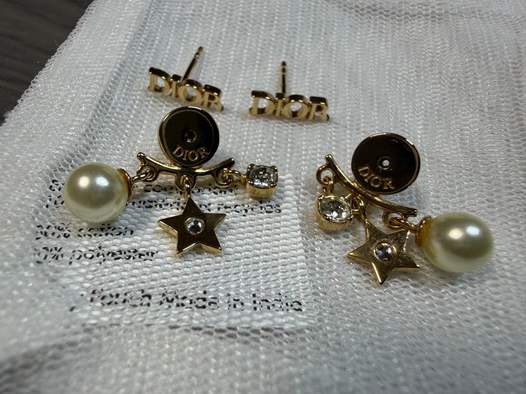 ほぼ未使用　ディオールパールスターピアス　Dio(r)evolution ピアス