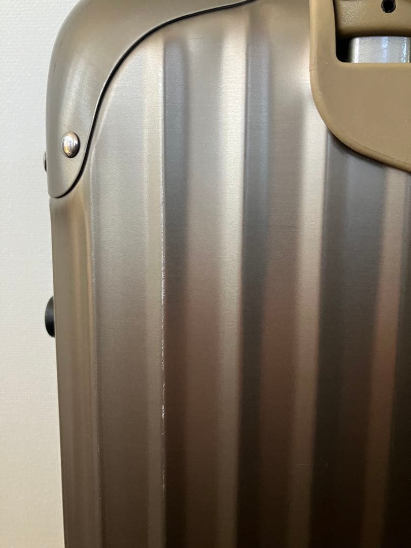 RIMOWA TOPAS TITANIUM　30L　4輪