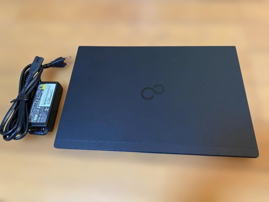 富士通 WU2B3/ i5-8250U/ 8GB/ 256GB タッチパネル