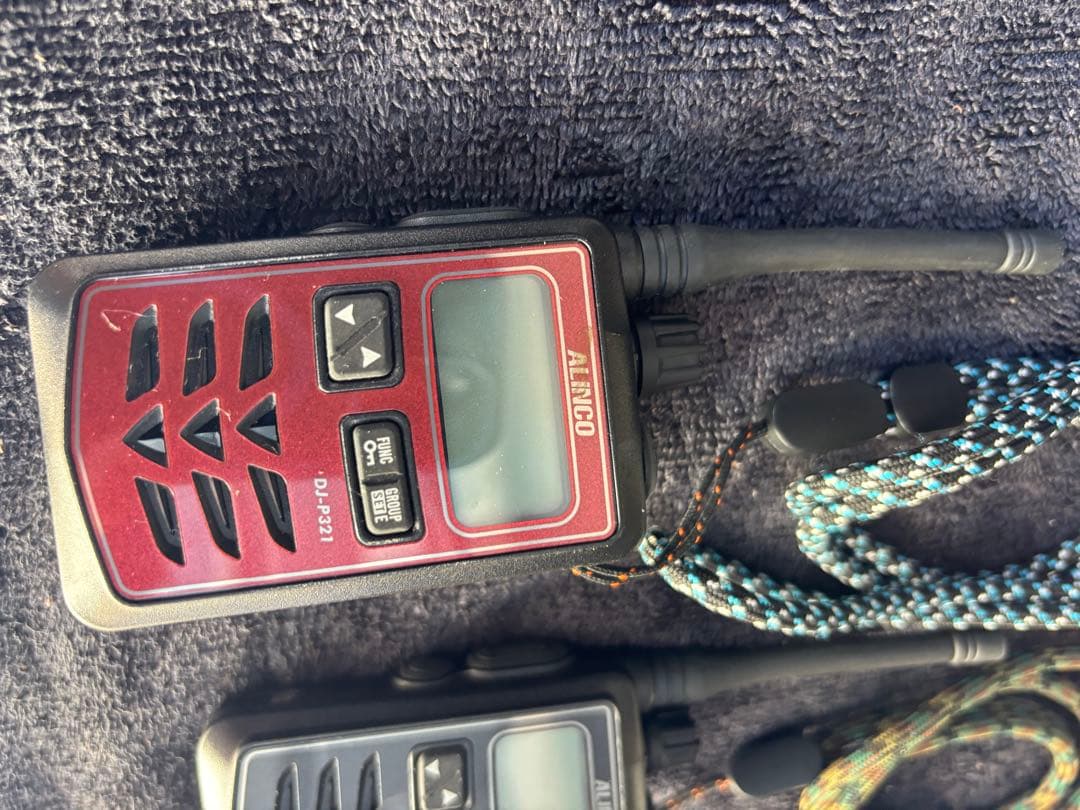 ALINCO DJ-131 トランシーバー 赤 黒