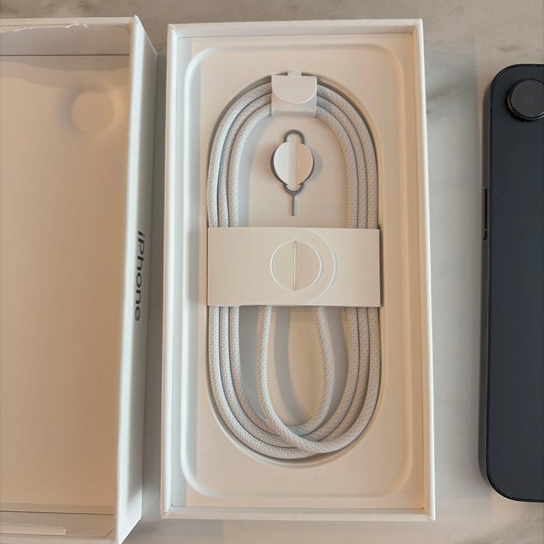 Apple iPhone 16e 128GB SIMフリー