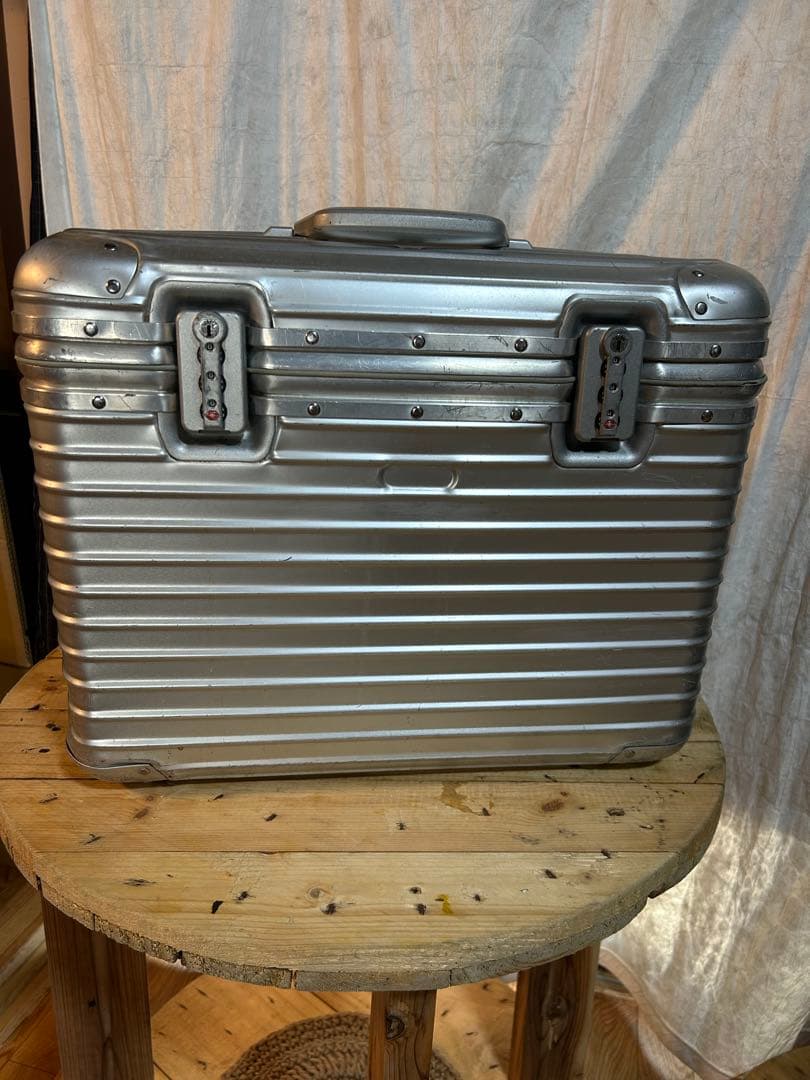 リモワ　パイロット　トロリー　ニ輪