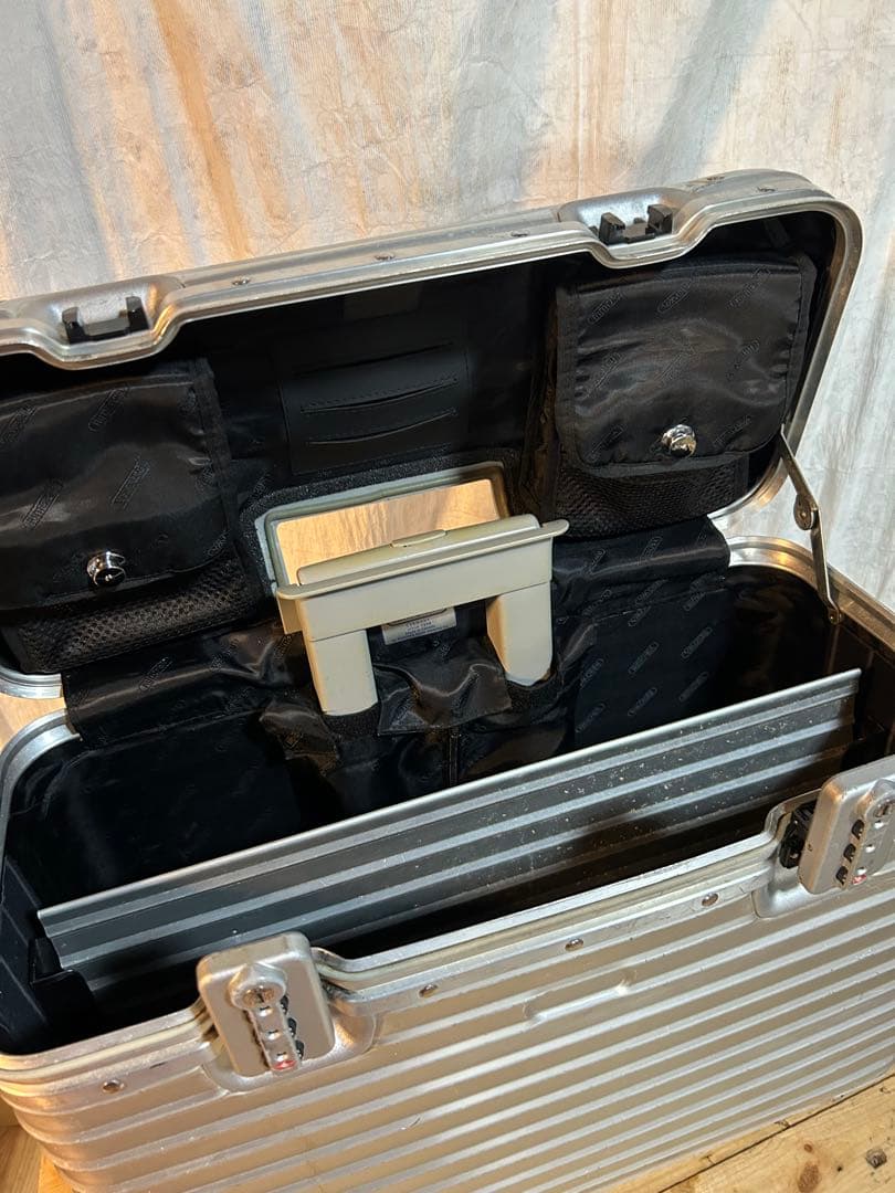 リモワ　パイロット　トロリー　ニ輪