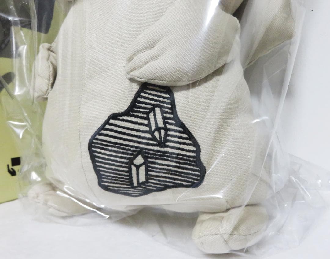 新品 Daniel Arsham × Pokemon ピカチュウ ぬいぐるみ L