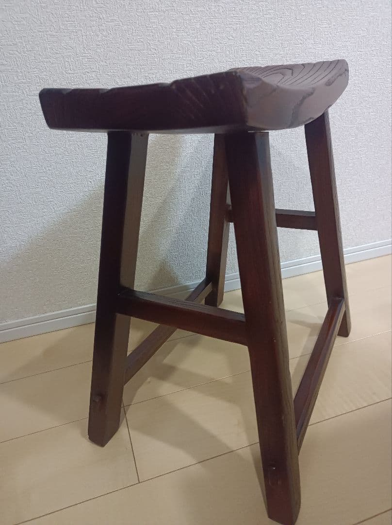 ①アンティーク　木製スツール 曲線座面 ダークブラウン