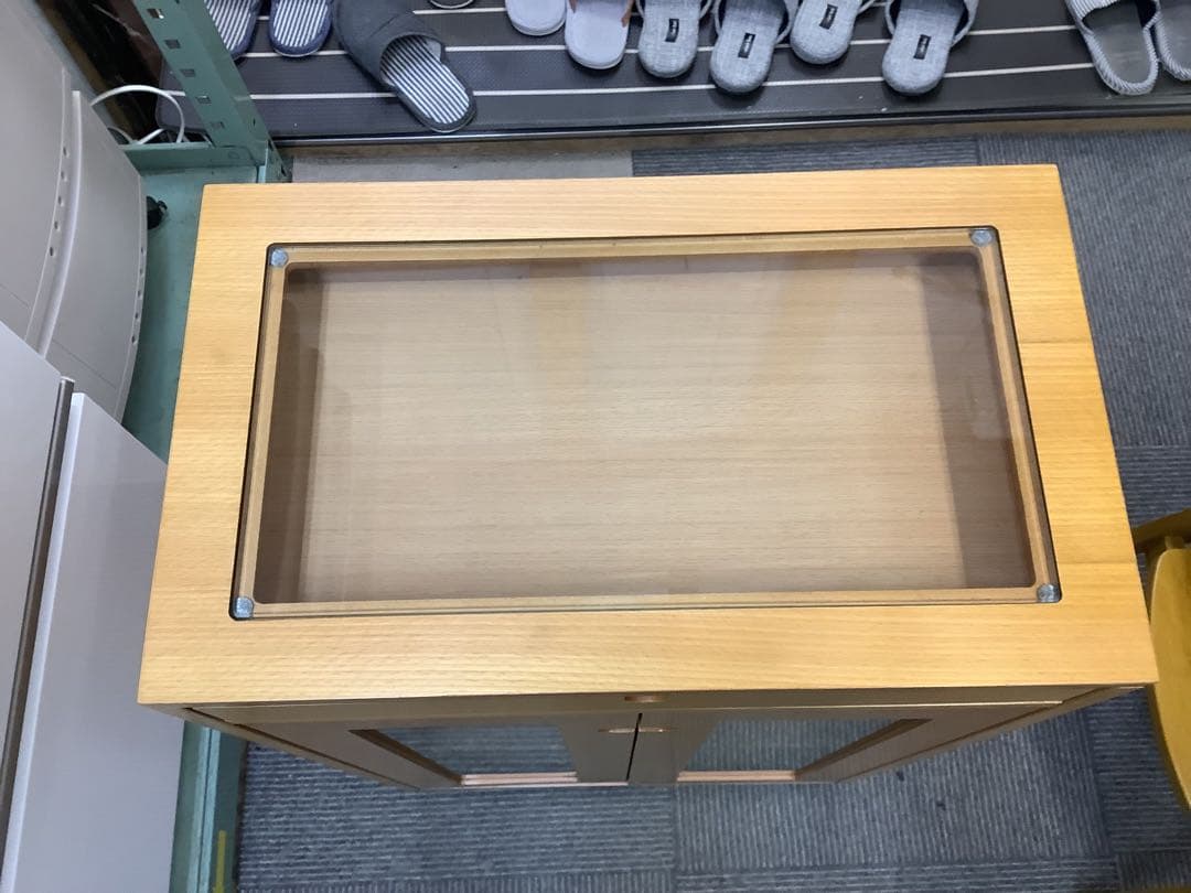 ガラス天板　キャビネット　無垢材