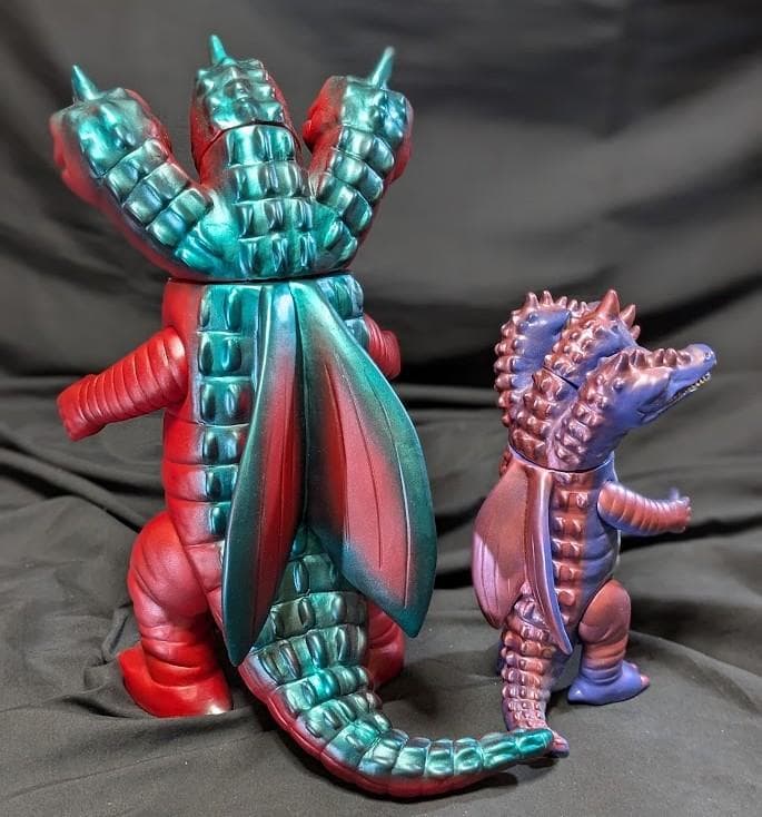 ジャイアント＆スタンダード　三つ首竜「スペクトルマン」（マスダヤ復刻）２体セット
