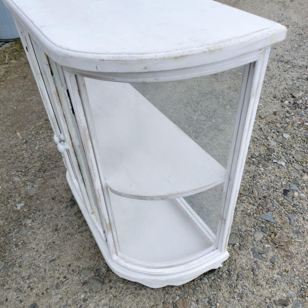 ホワイト円形ガラスキャビネット