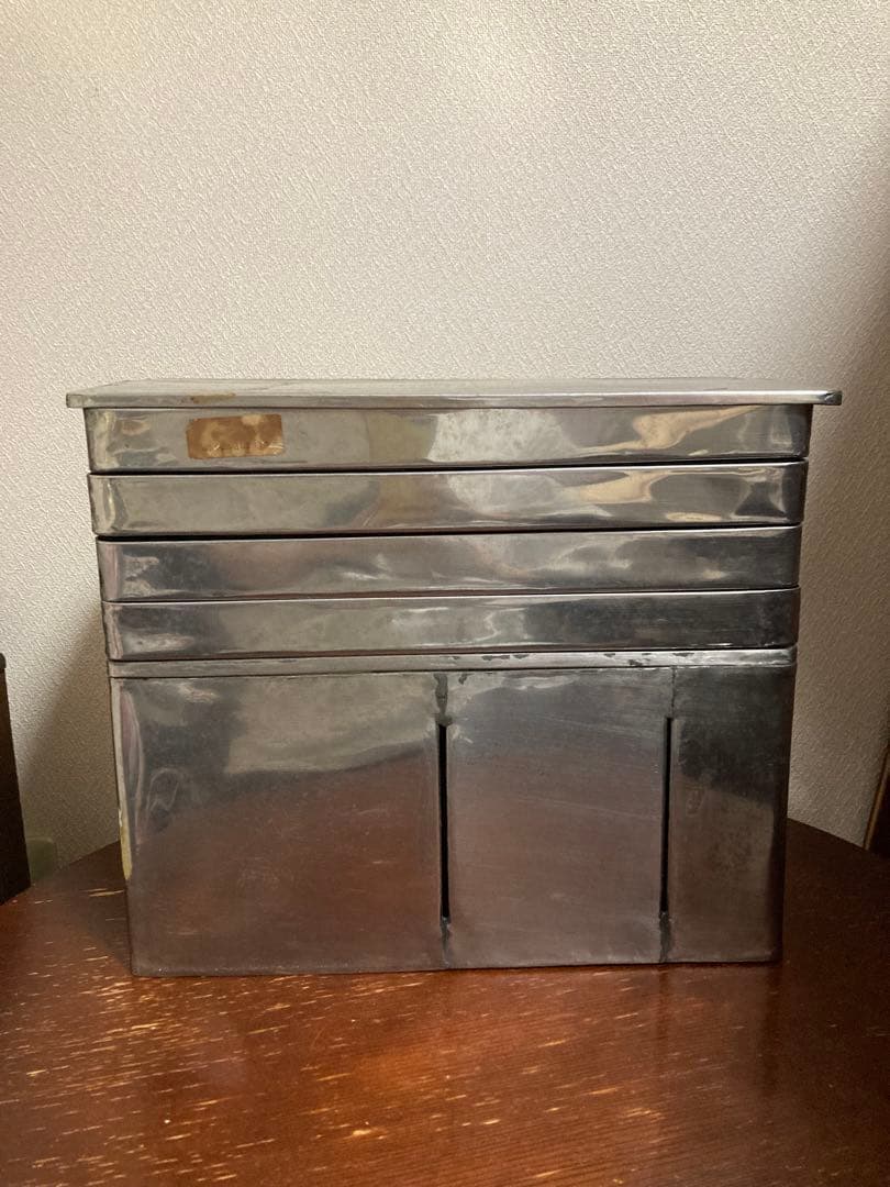 アンティークのブリキケース