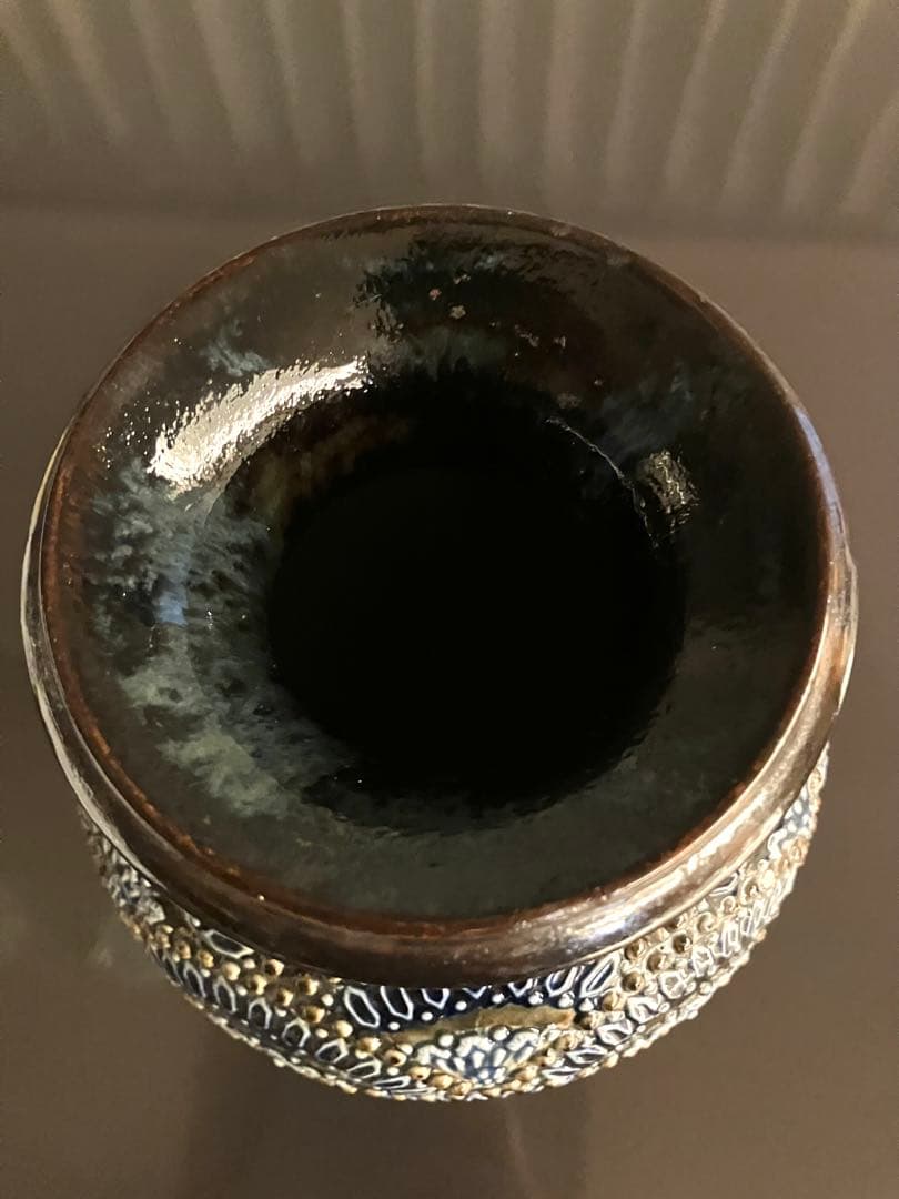 1882年製 ロイヤルダルトン窯　ロイヤルドルトン窯 花瓶 彩釉葉文花生　模様