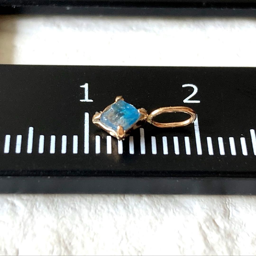 バイカラー ユークレース原石10金ペンダントトップ