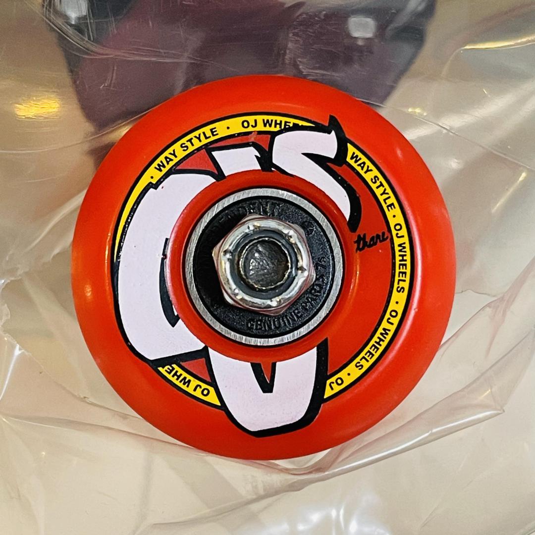 サンタクルーズ　SANTACRUZ　スケートボード8.0コンプリート　ツール付き