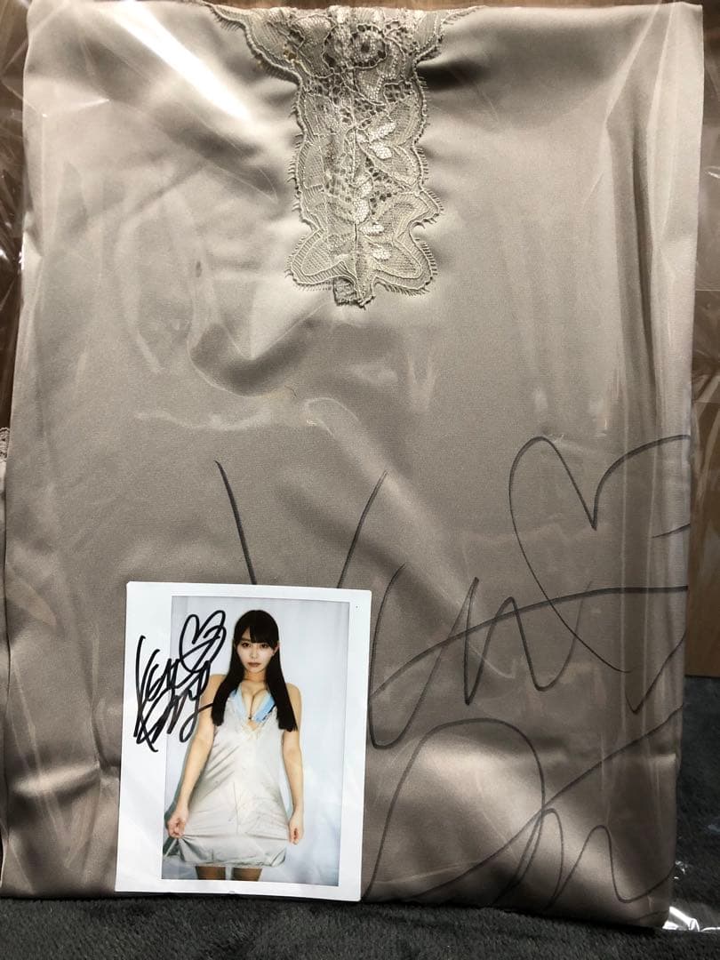 桜井木穂　トレーディングカード 　直筆サイン入り　ベビードール