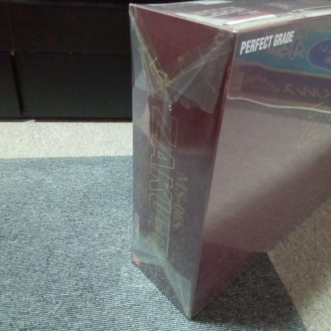 新品ガンダム MS-06S ZAKU-II パーフェクトグレード 未使用