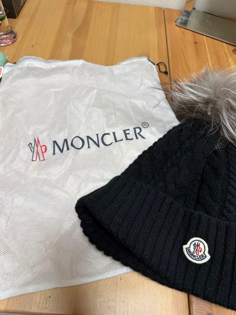 MONCLER ブラックニット帽