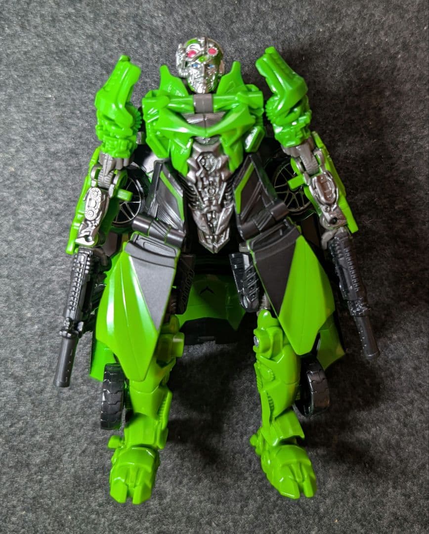 トランスフォーマー　スタジオシリーズ オプティマスプライム クロスヘアー