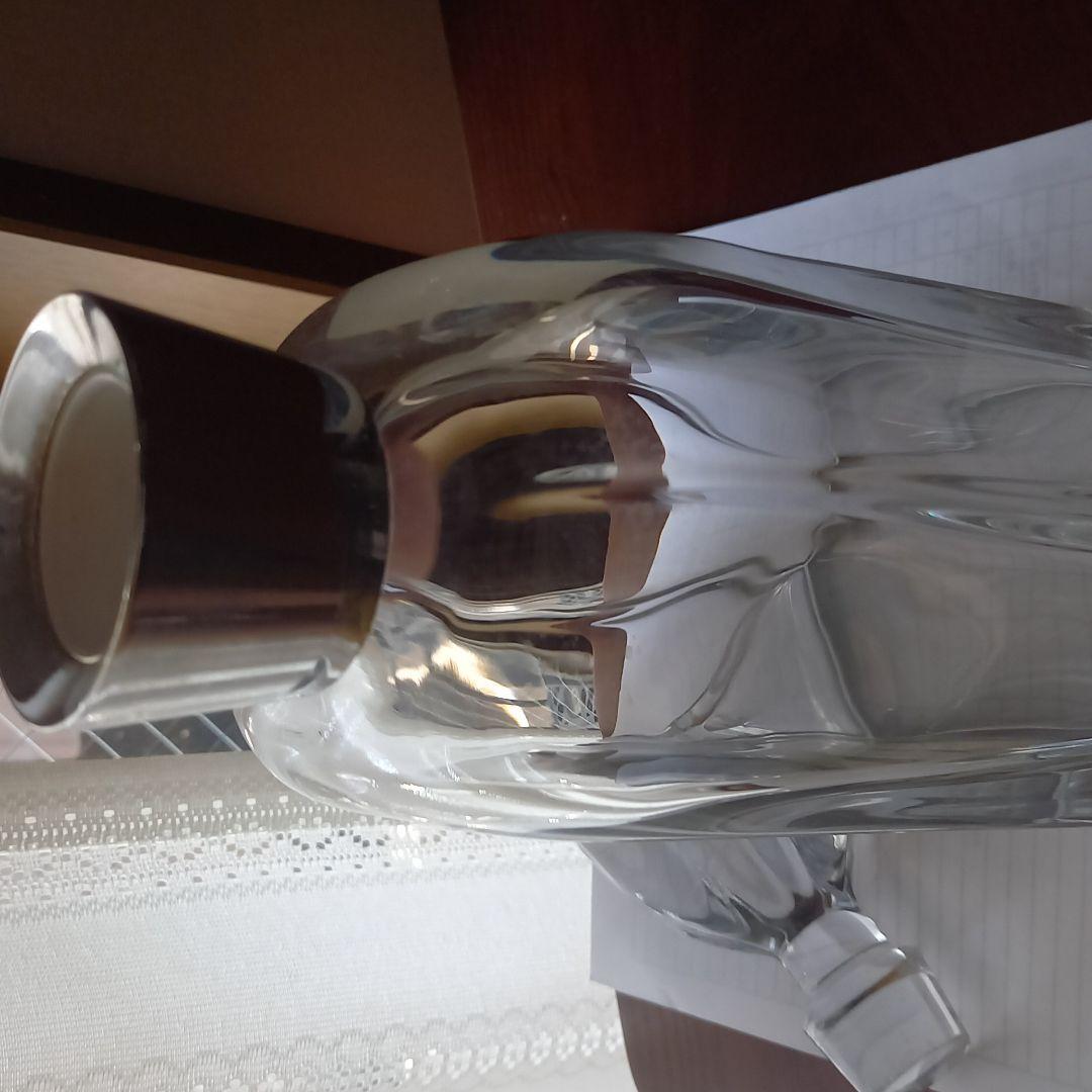 ヘネシー、バカラ、空瓶