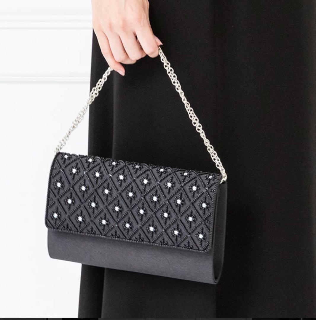 ビーズ刺繍のパーティーバッグ　ブラック