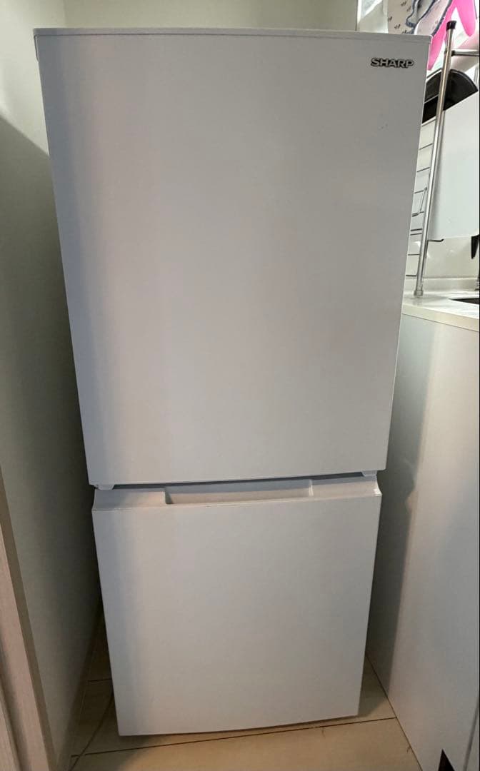 【美品】シャープ冷蔵庫　SJ-D15K-W 2024製