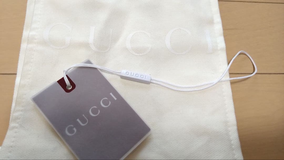 GUCCI スネークモチーフ 二つ折り財布