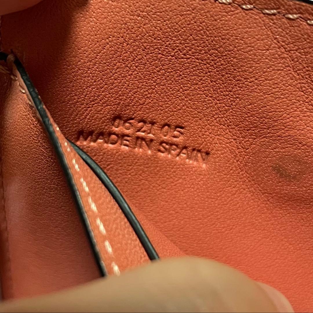 ロエベ　三つ折り財布　ライトオーツ