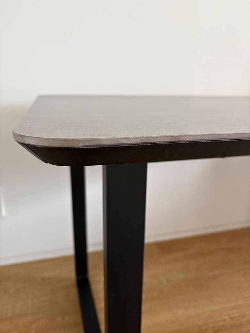 送料込み　ダイニングテーブル 140 長方形 セラミックテーブル