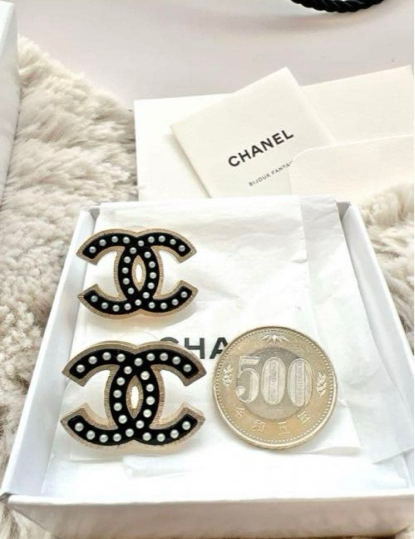 安心の正規品❣️極美品！日本に数点のみ入荷❣️存在感大❣️CHANELピアス【両耳】