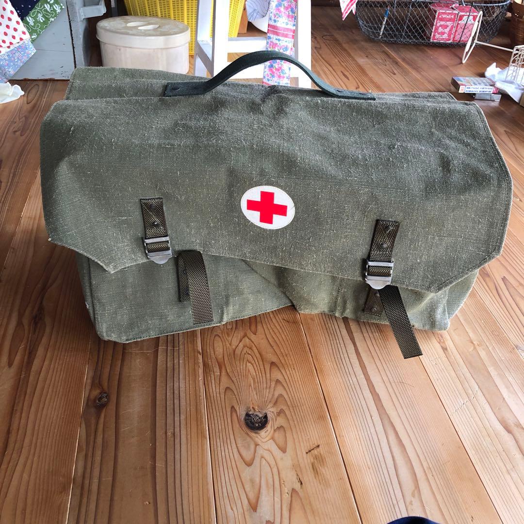 ミリタリー バッグ 赤十字マーク付き