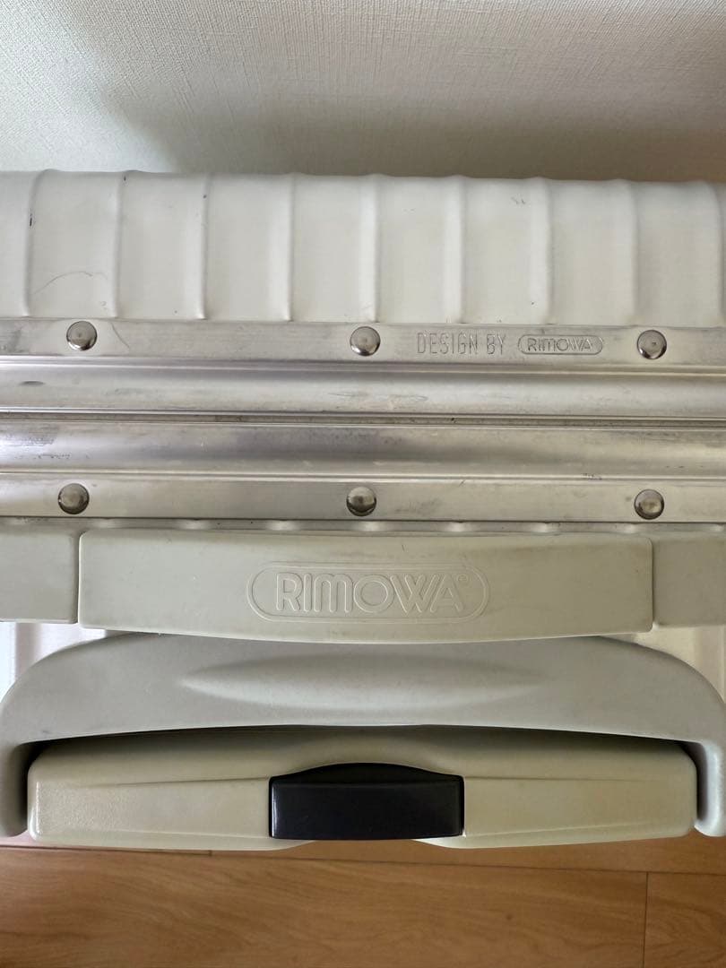 リモワ クラシックフライト 35L 機内持ち込み 2輪