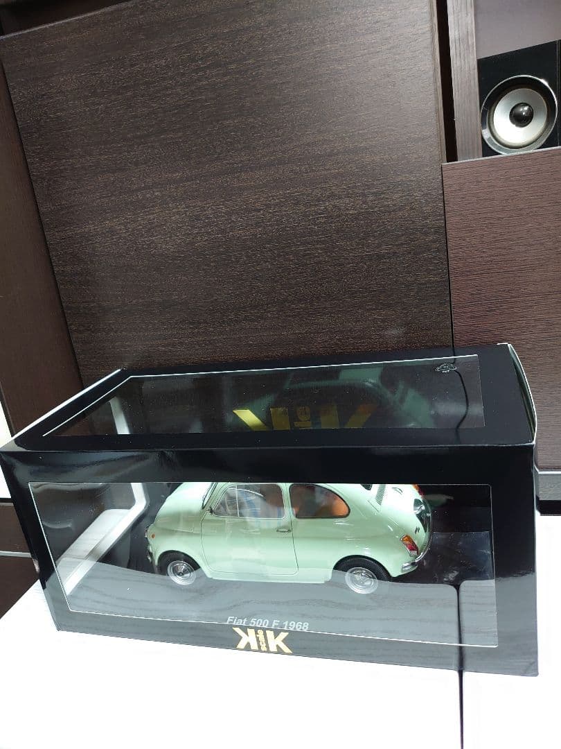 KK-Scale 1/12 フィアット 500 ダイキャスト フィギュア