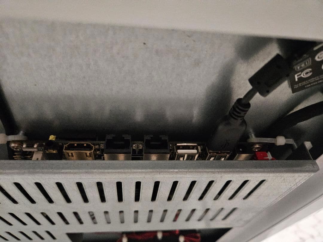 デジタルサイネージ　アンドロイド　　タッチパネル　43インチ