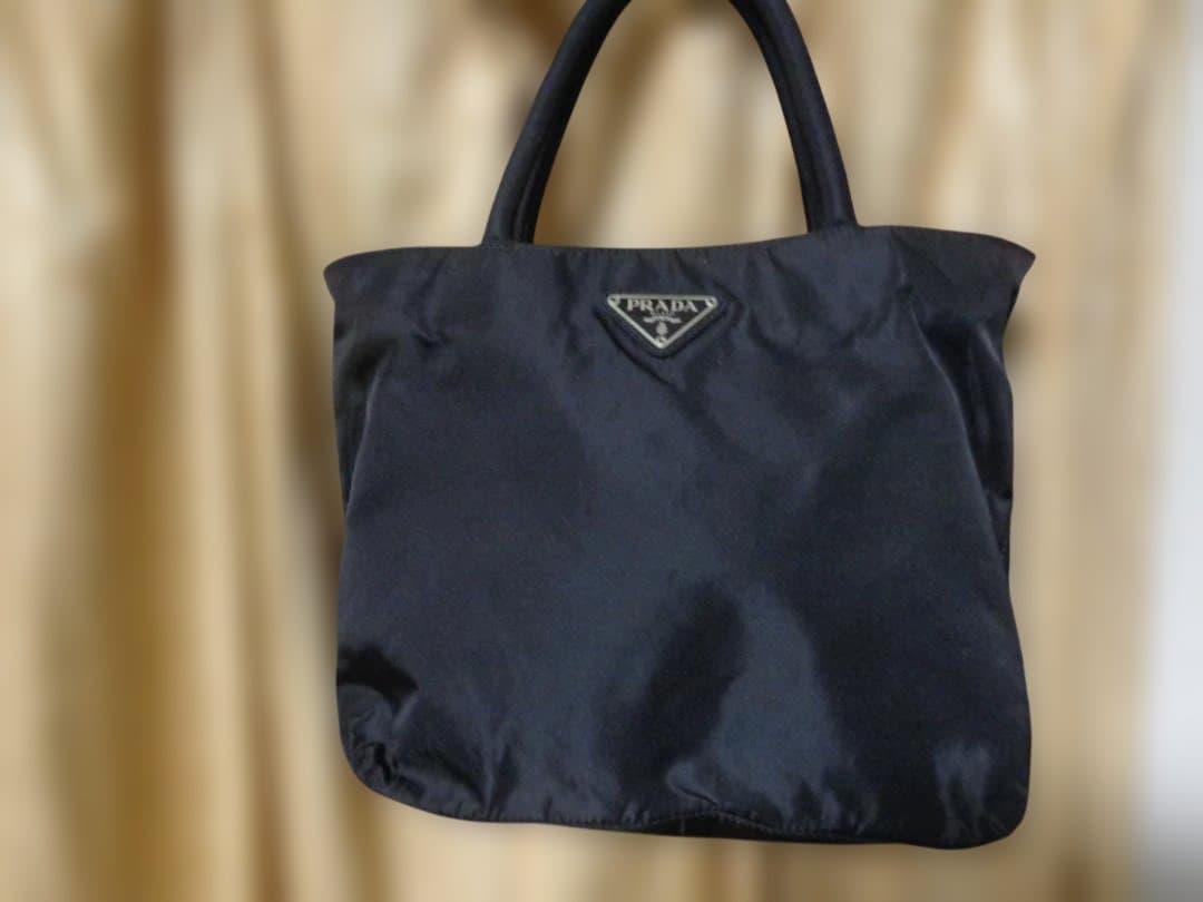 PRADA 黒 ナイロントートバッグ