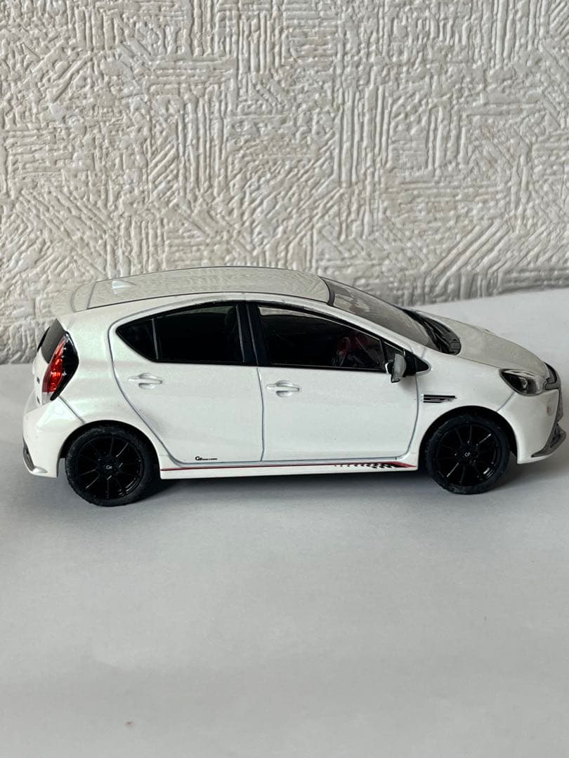 値下げ対応します。非売品トヨタ アクアG's ミニカー　1/30