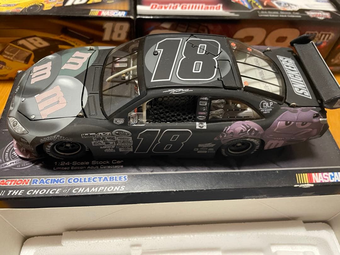 【ブラックレーベルシリーズ】カイル・ブッシュ 2008 M&M's 1/24