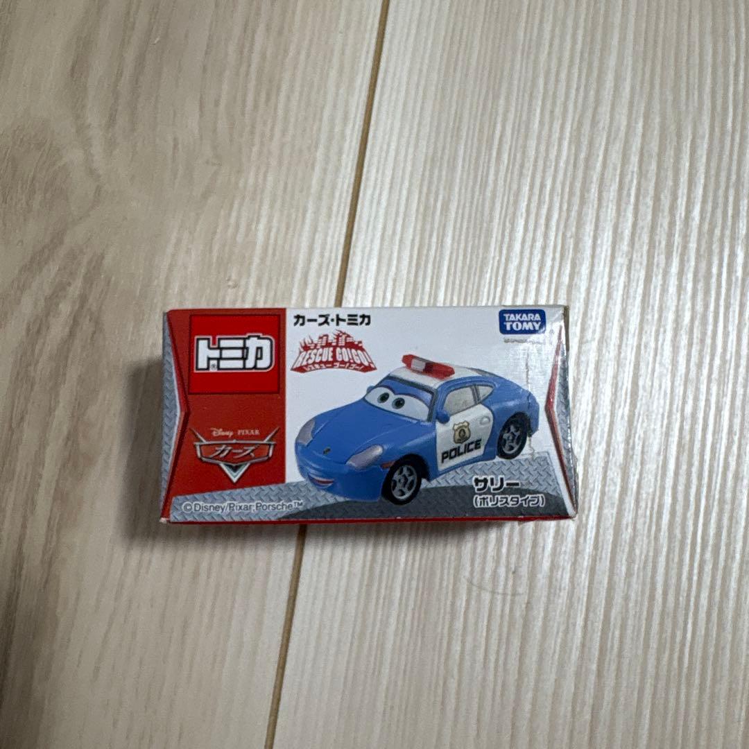 タカラトミー　カーズ　トミカ・サリー　ポリスカータイプ