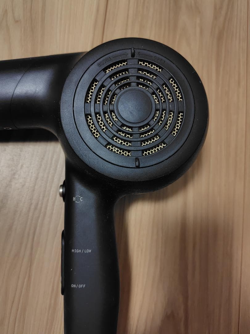 ヘアドライヤー　HOLISTIC cures