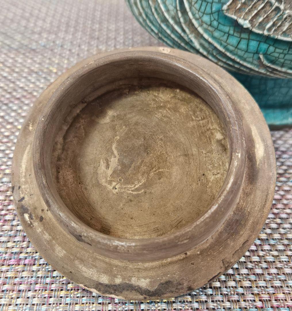 17世紀頃　中国南方系　東南アジア古陶磁　 青釉　浮彫　魚藻図　獣摘み蓋　瓶　壺