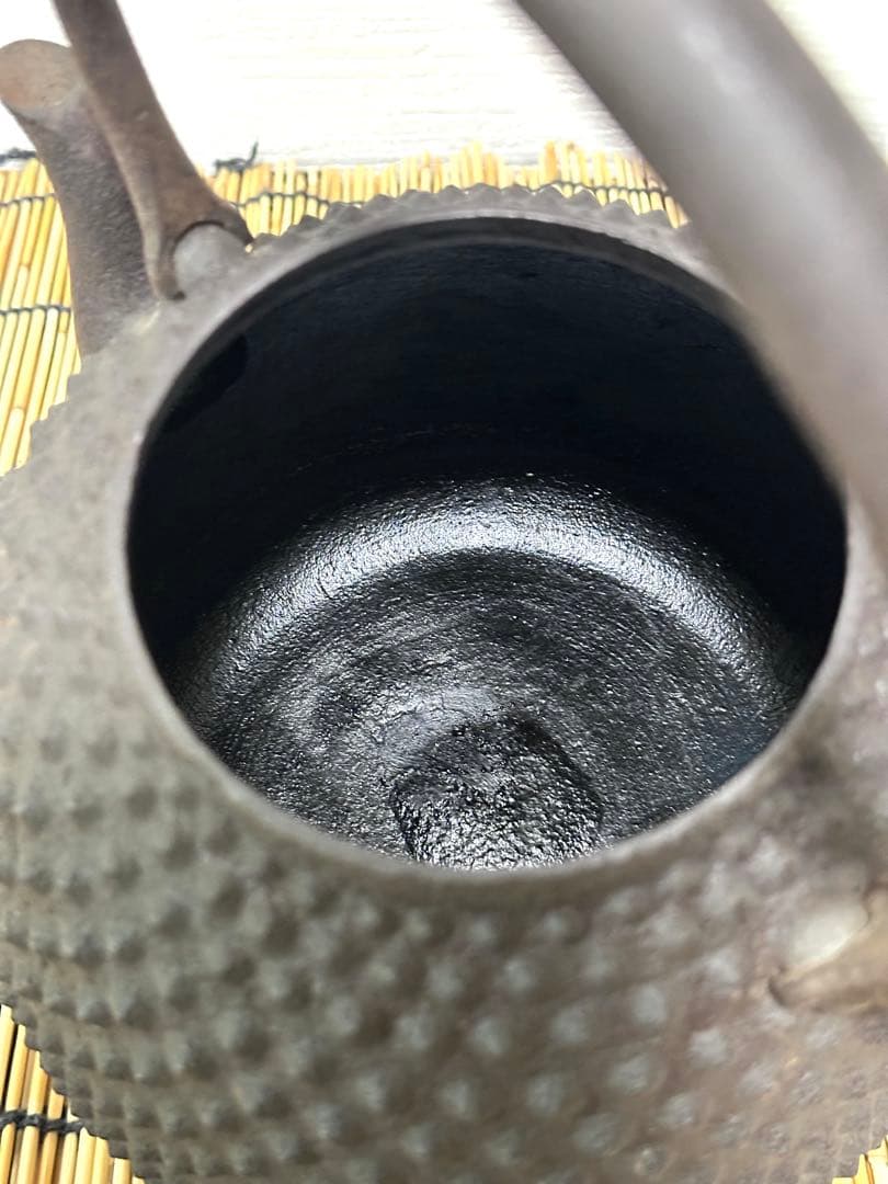 未使用品　山形県　あらい工房　荒井　幹雄作　１８型大アラレ　南部鉄瓶